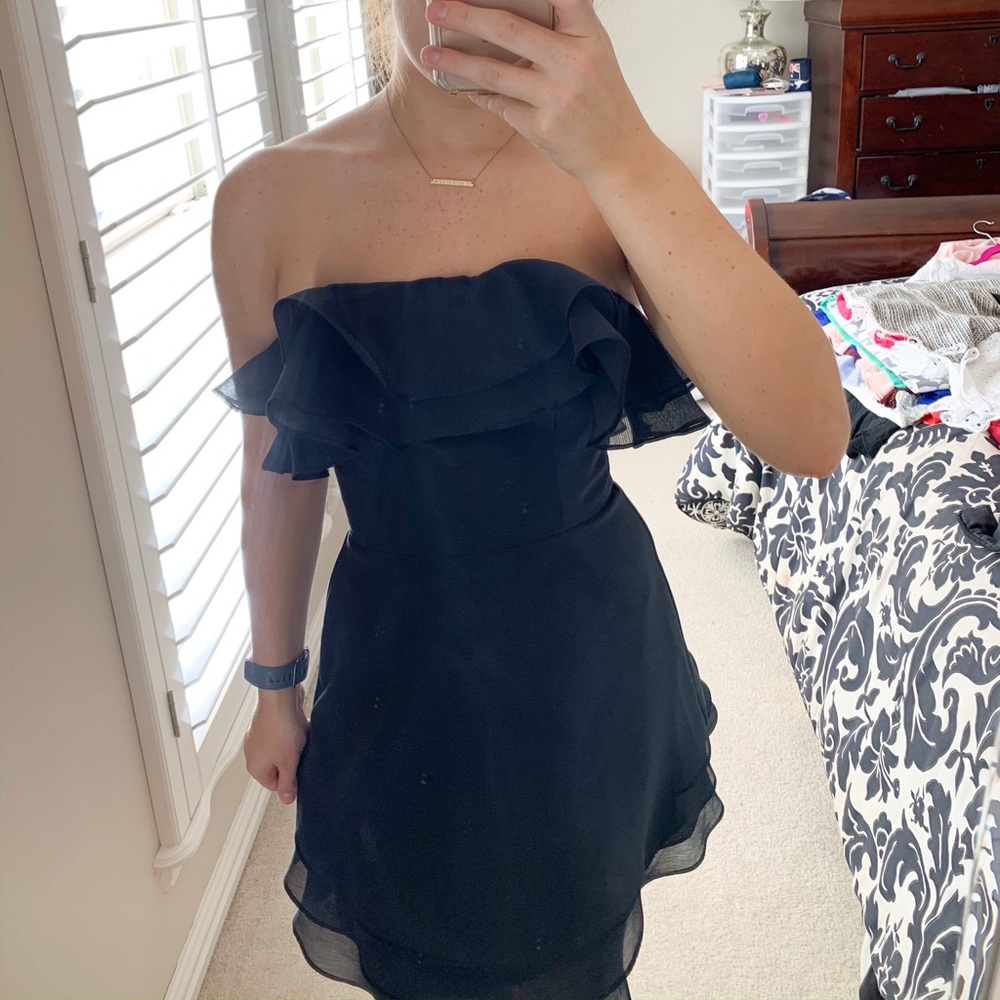 Strapless ruffle formal dress